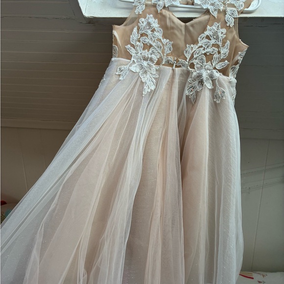 David's Bridal Cream Floral Lace Kids Dress size 2 - Picture 3 of 6